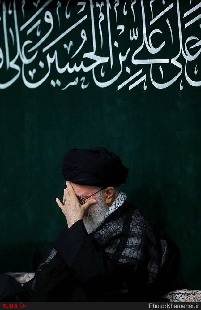 گزارش تصویری مراسم عزاداری شب عاشورا در حضور رهبر انقلاب 