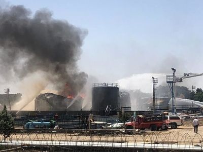 آتش‌سوزی در مخازن پالایشگاه تولید هیدروکربن بیرجند