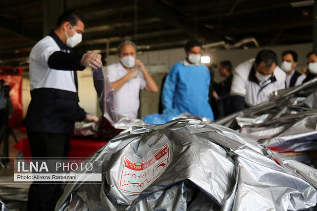 خط تولید ماسک و مواد ضد عفونی کننده در کارخانه های نساجی هلال ایران