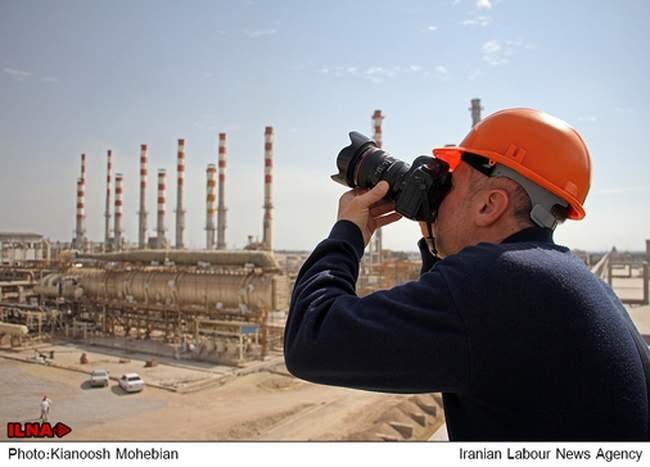بازدید خبرنگاران از طرح افزایش تولید بنزین در پالایشگاه بندرعباس