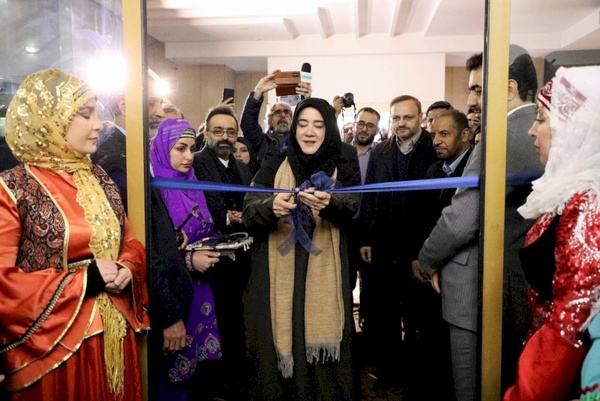 نمایشگاه آثار هفتمین جشنواره صنایع‌دستی و هنرهای سنتی فجر افتتاح شد