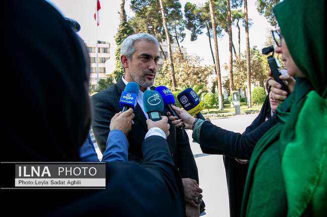 حاشیه جلسه هیات دولت - ۷ آبان