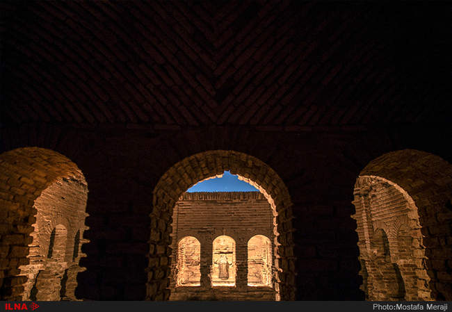 نماهای شبانه کاروانسرای ساسانی دیرگچین