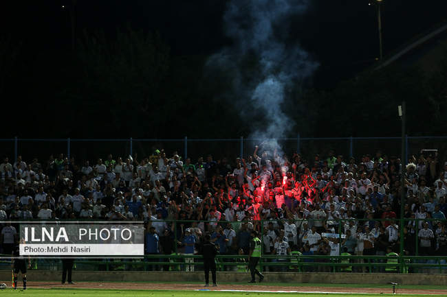 دیدار تیم های فوتبال پرسپولیس تهران و ملوان بندرانزلی