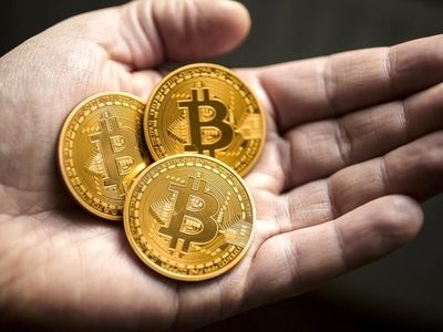 Bitcoin falls 9.3% to $36,955