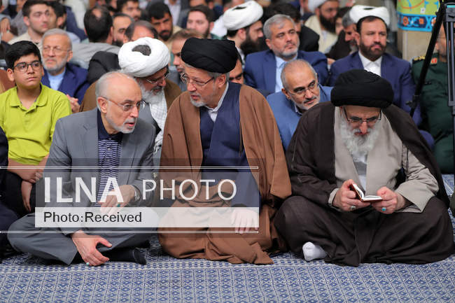 دیدار مسئولان نظام و سفرای کشورهای اسلامی با رهبر انقلاب