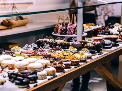 قیمت شیرینی و شکلات در آستانه عید سر به فلک کشید
