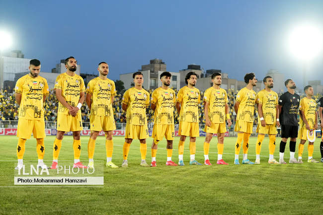 دیدارتیم های فوتبال فجرشهیدسپاسی و داماش گیلان