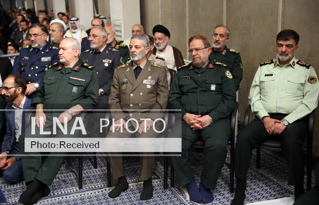 دیدار جمعی از مردم، مسئولان و مهمانان کنفرانس وحدت اسلامی با مقام مع
