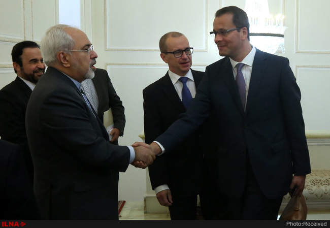 دیدار وزیر خارجه کشورمان با یوکیا آمانو مدیرکل آژانس بین‌المللی انر