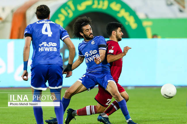 دیدار تیمهای فوتبال استقلال تهران و نساجی مازندران