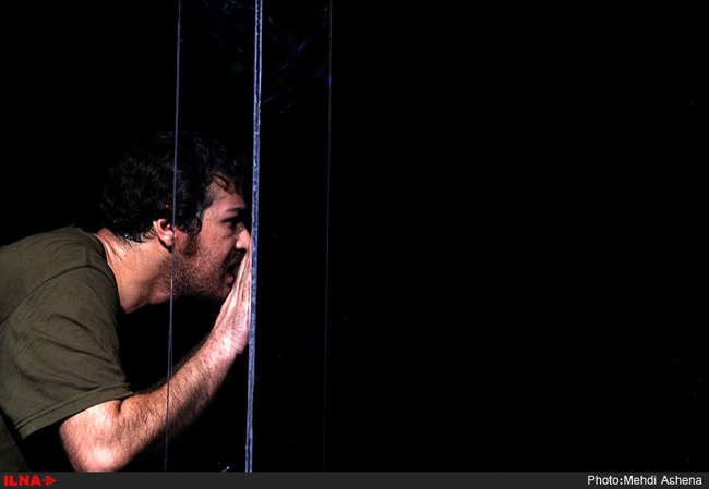 نمایش زیرزمین به کارگردانی آرش عباسی