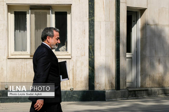 حاشیه جلسه هیات دولت - ۷ آبان