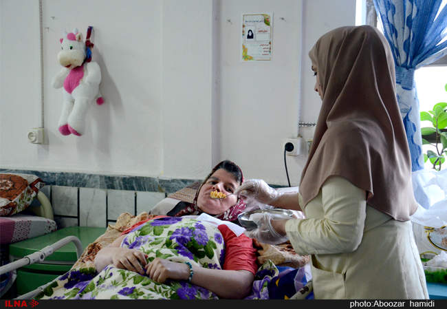 مراسم گرامیداشت روز پرستار در آسایشگاه معلولین و سالمندان رشت