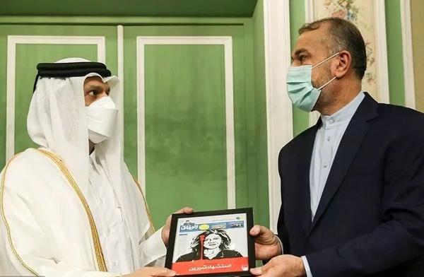 Iranian, Qatari FMs condemn Zionists' killing of Al Jazeera reporter