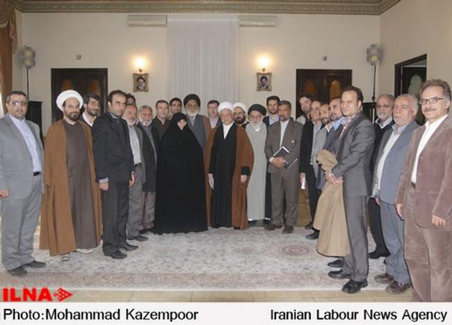 دیدار جمعی از هواداران جمعیت فدائیان اسلام با آیت الله هاشمی