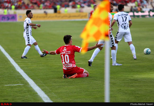 دیدار تیم های فوتبال پرسپولیس تهران و راه آهن تهران/2