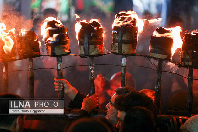 آیین مشعل گردانی دسته نجفی های مقیم قم
