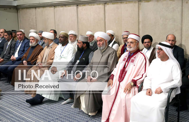 دیدار جمعی از مردم، مسئولان و مهمانان کنفرانس وحدت اسلامی با مقام مع