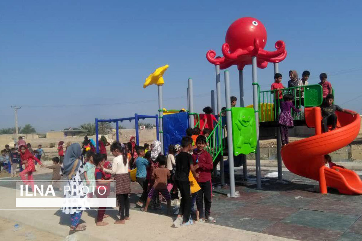 آواز خوانی پرویز پرستویی برای کودکان سیل‌زده+فیلم