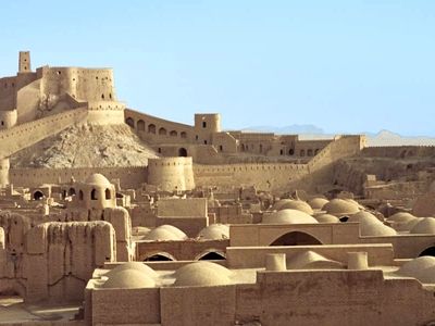 افتتاح موزه تاریخ و باستان‌شناسی بم تا پایان ۱۴۰۰/ نمایش آثاری از دوره نوسنگی تا اسلامی در موزه تاریخ و باستان‌شناسی بم/ اگر مصالح مرمت ارگ جهانی بم خاک و خشت نبود با مشکل تامین مصالح روبه رو می‌شدیم