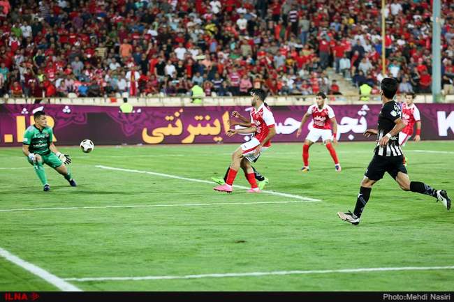 دیدار تیم های فوتبال پرسپولیس تهران و سیاه جامگان