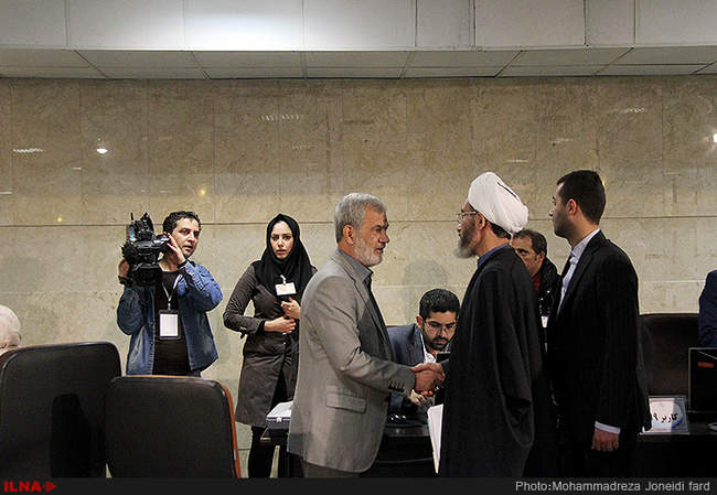 ششمین روز ثبت‌نام داوطلبان مجلس خبرگان و  مجلس شورای اسلامی - وزارت ک