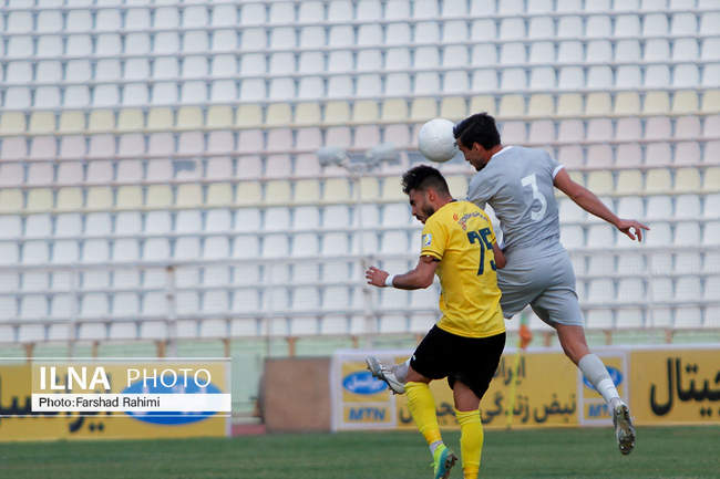 دیدارتیم های فجرشهیدسپاسی شیراز وشهرخودرو مشهد