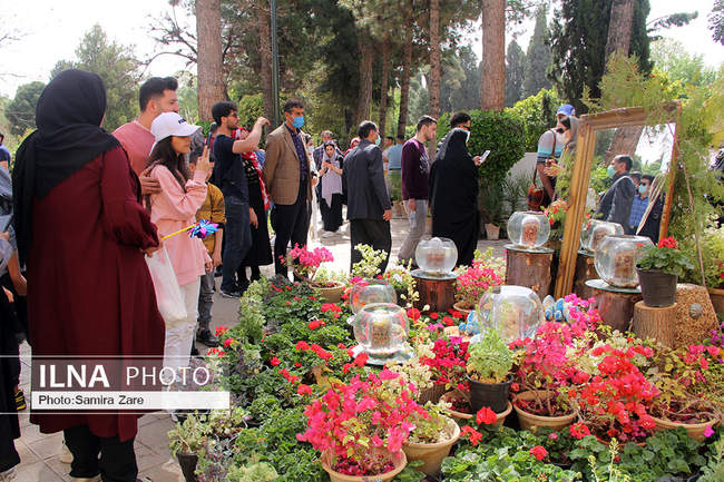 بازدیدمسافران نوروزی ازباغ ارم شیراز