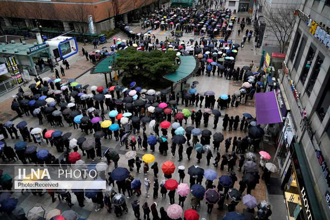 خالی شدن قفسه‌های فروشگاه‌ها در خارج از کشور در پی شیوع کرونا