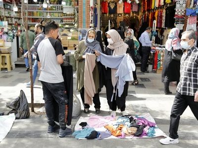 بازار داغ اجاره پیاده‌رو؛ ۱۲ میلیون بده بساط کن!