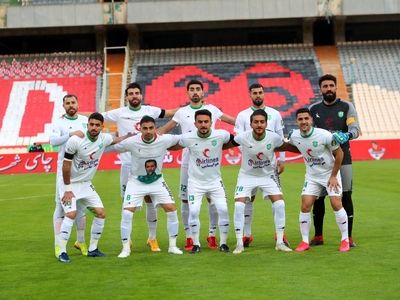ویدئو: گل زیبایی صادقیان با لباس ماشین سازی به صنعت نفت آبادان