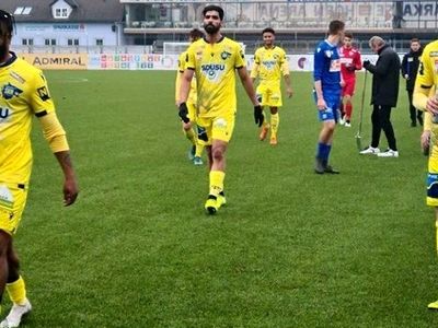 نیمکت نشینی اسدی مقابل راپید وین