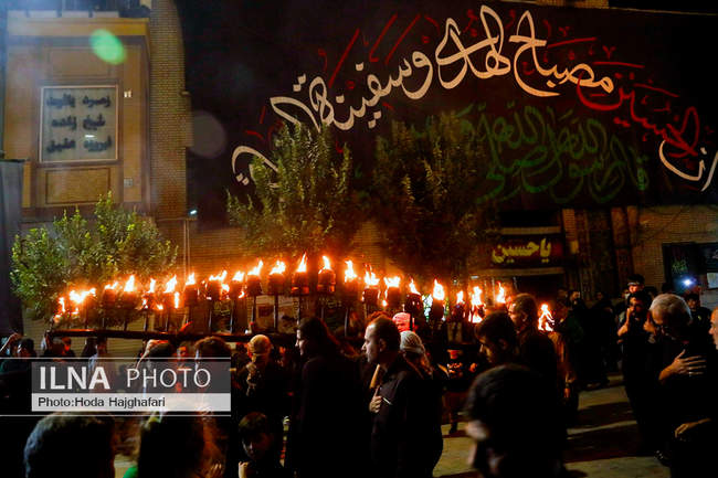 آیین مشعل گردانی دسته نجفی های مقیم قم
