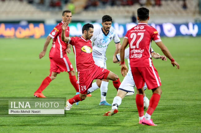 دیدار تیمهای فوتبال پرسپولیس تهران و پیکان