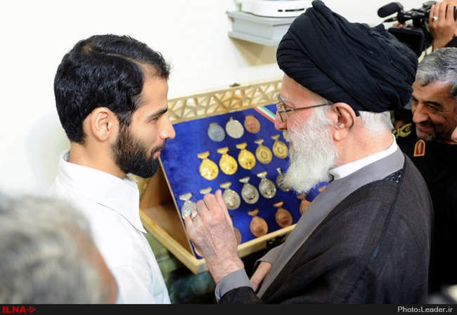 دیدار جمعی از بسیجیان مدال آور المپیادهای علمی با رهبر انقلاب