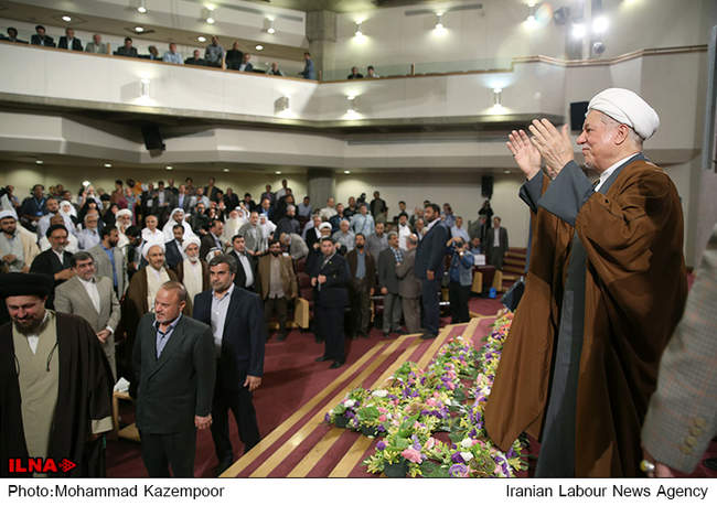 همایش جهان عاری از خشونت در اندیشه امام(ره) با حضور آیت الله هاشمی رفس