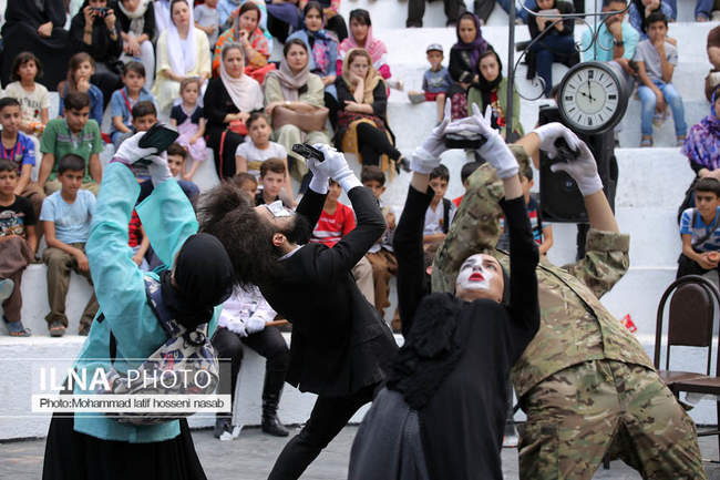 اجرا‌‌‌های روز سوم چهاردهمین جشنواره بین‌المللی تئاتر خیابانی مر