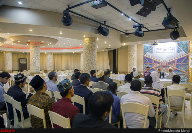 جلسه توجیهی و تعیین قرعه متسابقین اولین دوره مسابقات بین المللی قرآن