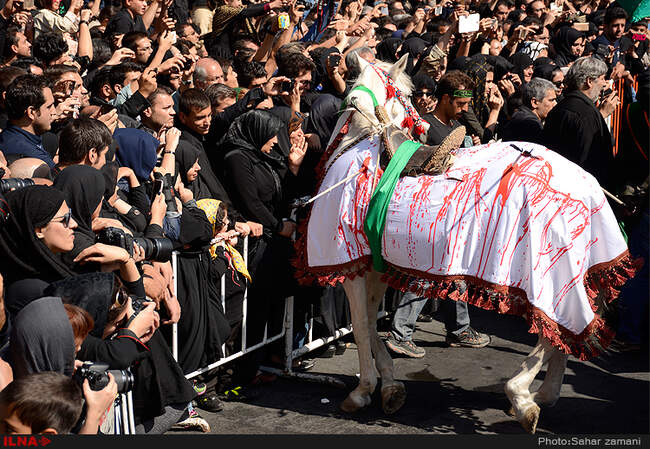 عزاداری ظهر عاشورا در بازار بزرگ تهران /2