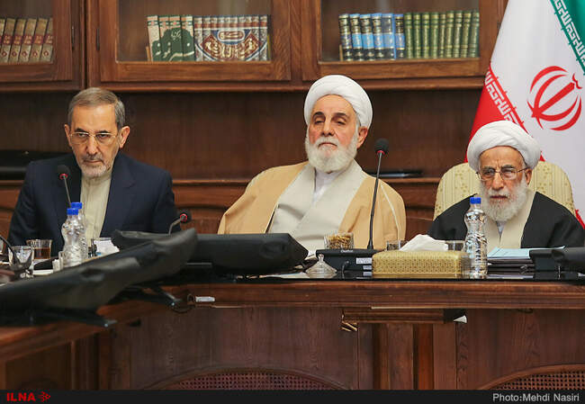 از رایزنی احمدی‌نژاد با دبیر شورای عالی امنیت ملی تا جای خالی روسای ۲ قوه در جلسه امروز مجمع تشخیص