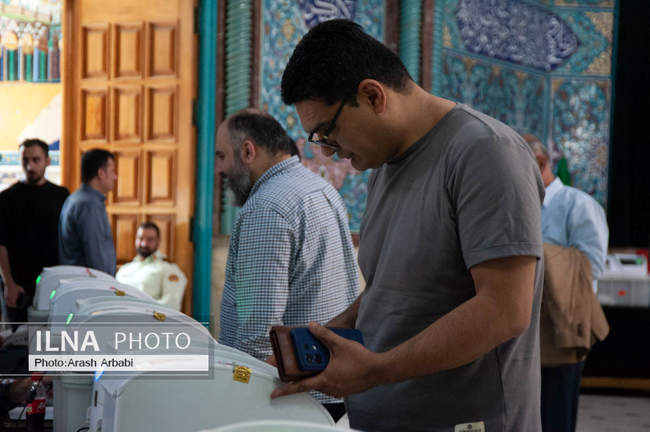 دوره دوم انتخابات دوازدهمین مجلس شورای اسلامی در حسینیه ارشاد