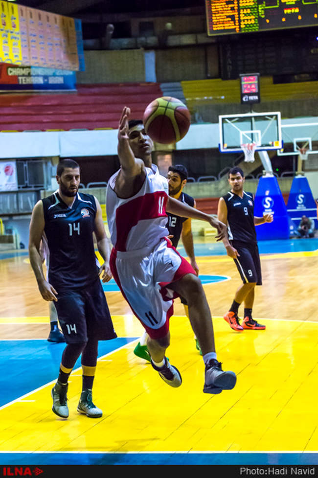 شکست تیم بسکتبال نیروی زمینی تهران برابر تیم شهرداری اراک