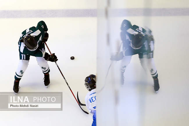 دیدار تیمهای هاکی روی یخ بانوان ام دات آر و آیس باکس 