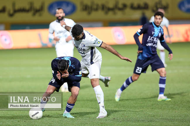 دیدار تیمهای فوتبال استقلال تهران و پیکان در جام حذفی