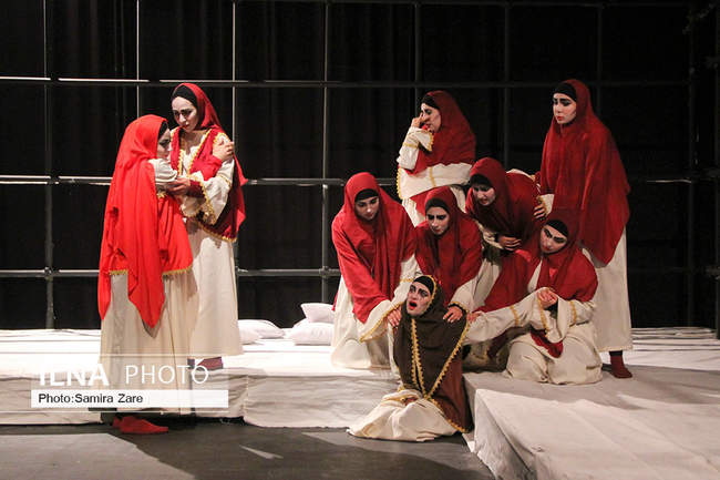 دومین روز جشنواره تئاتر فجر مناطق کشور (نمایش خواب‌هایم سراغ تو را م