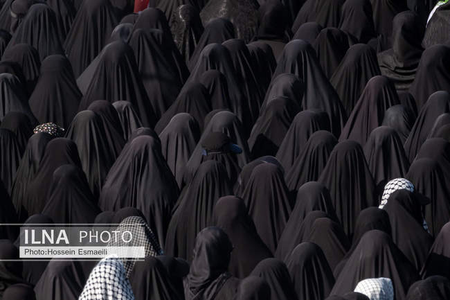اقامه نماز بر پیکر رهبر شهید انقلاب در مصلای تهران/ 8