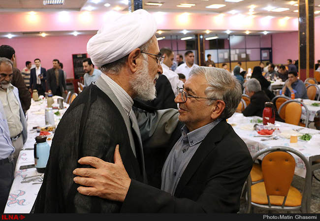 ضیافت افطاری سازمان دانشجویی و جوانان حزب اسلامی کار