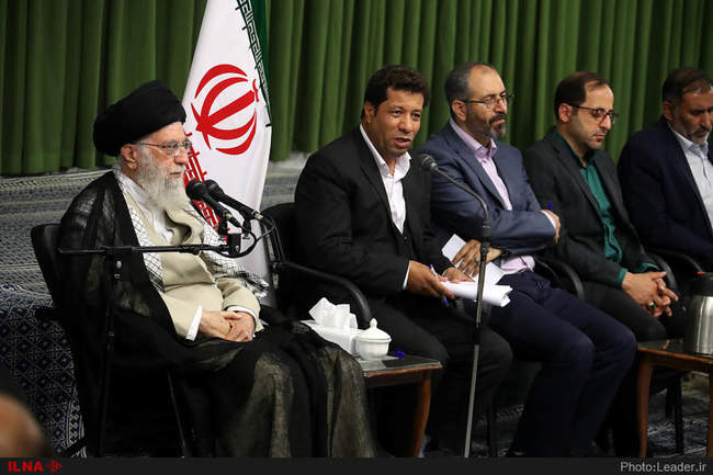 دیدار جمعی از شاعران و استادان زبان و ادب پارسی با رهبر معظم انقلاب ا