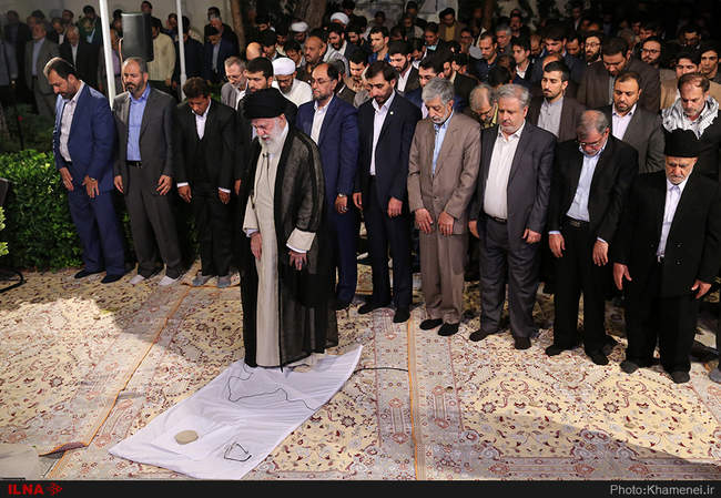 دیدار جمعی از شاعران و اهالی فرهنگ و ادب با رهبر انقلاب